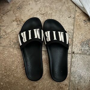 Amiri Slides